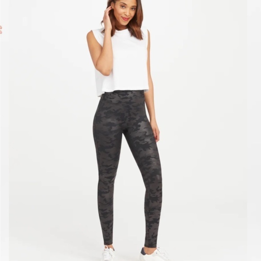 SPANX Faux Leather Camo Leggings small - new